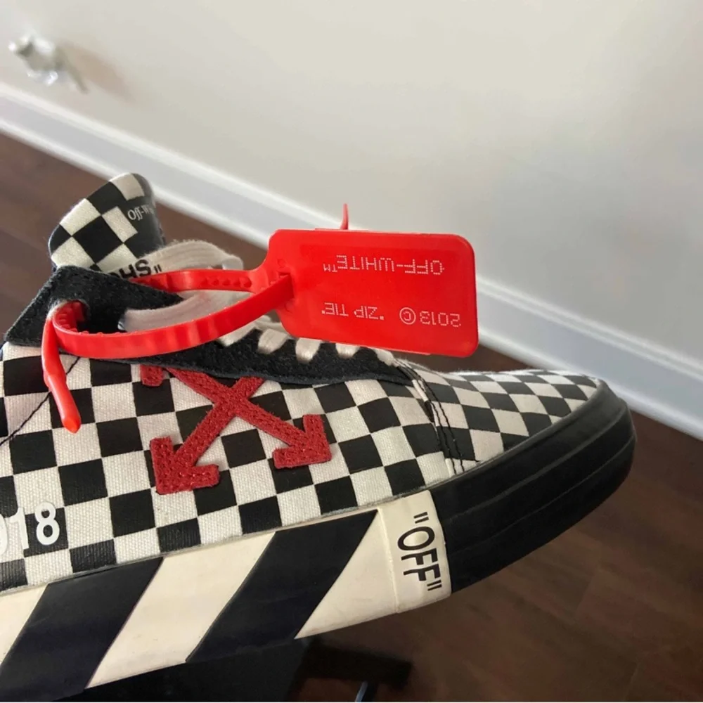Men’s Off-White Shoes - Picture 7 of 7